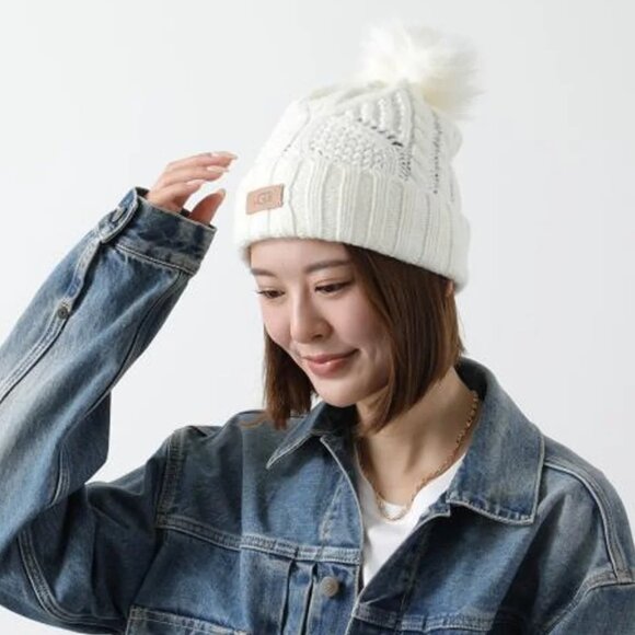 UGG Women's Cable Beanie With Pom - Picture 1 of 7